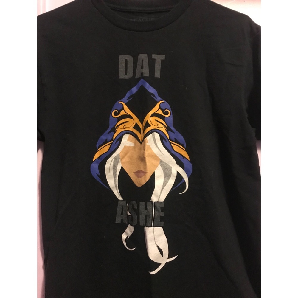 League of Legends tee